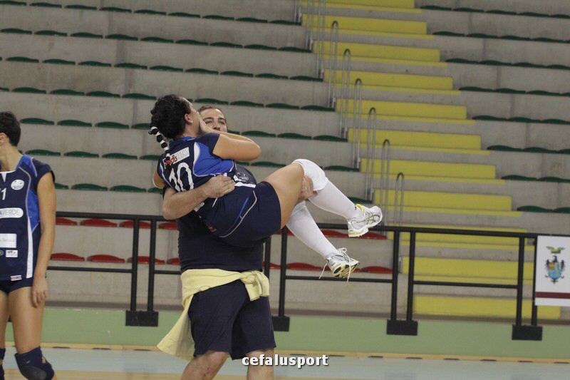 111030 volley 186_tn.jpg